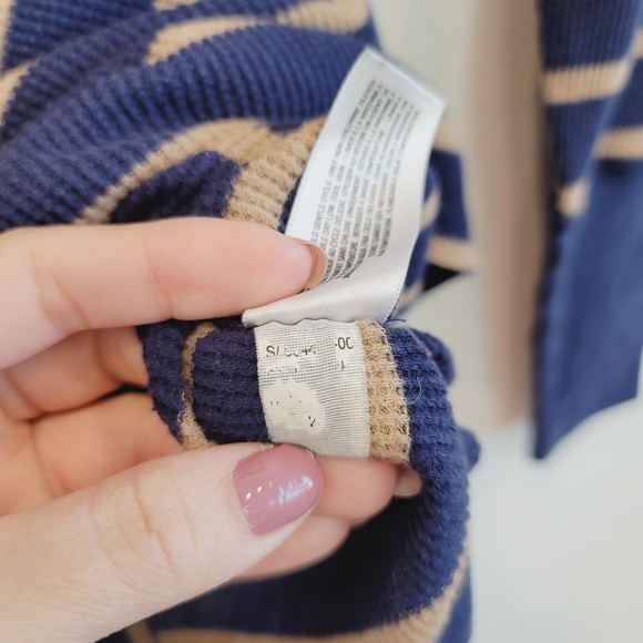 💕 Old Navy Maternity Rib-Knit Henley Striped Tee Size Small Maternity - Picture 5 of 11